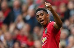 开云平台-罗马前锋受伤下场，球队攻击火力大减