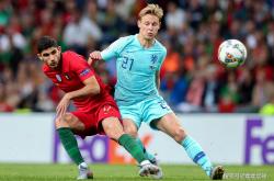 开云平台-马其顿足球联赛势不可挡队员豪情万丈迎战的简单介绍