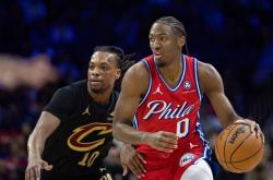 开云体育app-76人逆转法国男篮，米切尔关键制胜的简单介绍