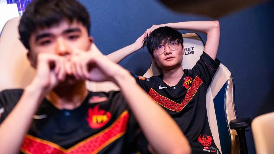 FNC险胜C9,Doinb打出惊人五杀全球总决赛3:0(成都) FNC险胜C9,Doinb打出惊人五杀全球总决赛3:0(成都)