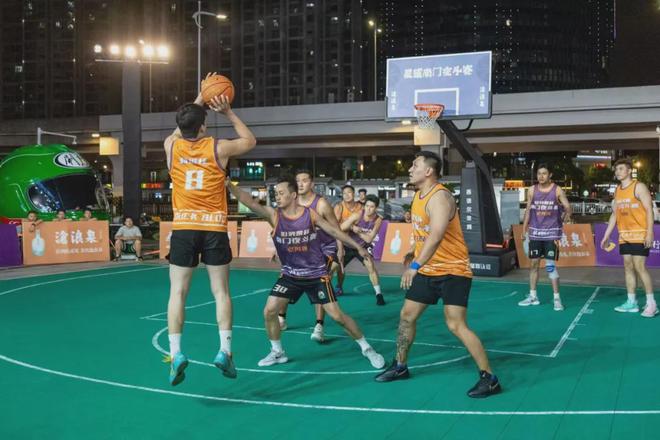 包含精湛篮球技巧展现,观众席掌声不断的词条 包含精湛篮球技巧展现,观众席掌声不断的词条