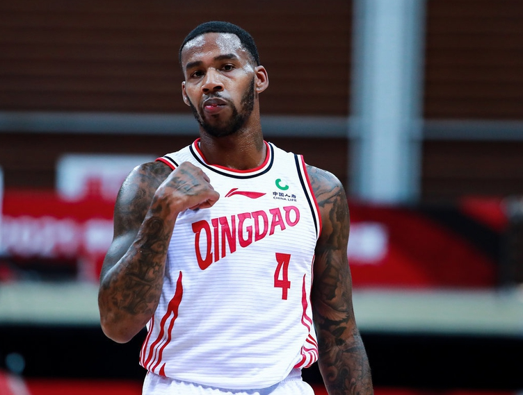 关于卡迪夫城豪取大胜，战绩斐然积分榜高居的信息