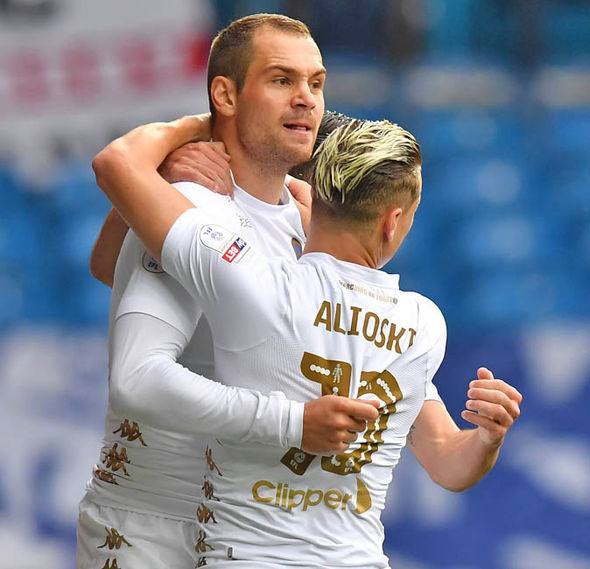 关于卡迪夫城豪取大胜，战绩斐然积分榜高居的信息