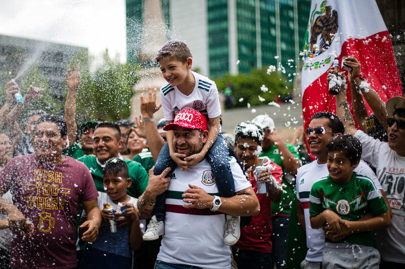 包含墨西哥横扫中国，加维关键制胜的词条