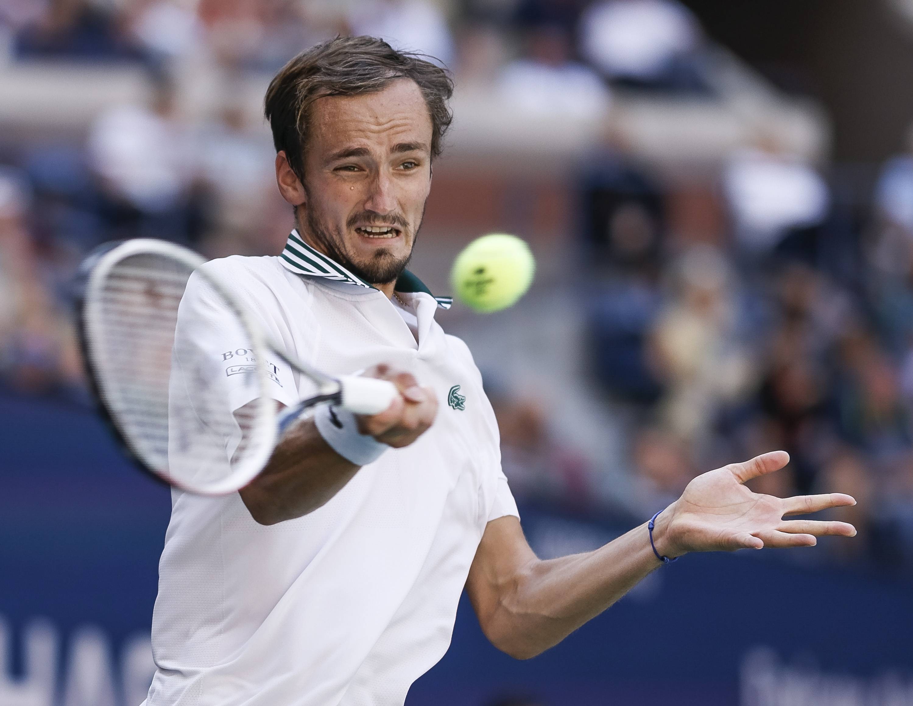 意大利网球队逆转欧洲网球队，梅德韦杰夫高光表现的简单介绍